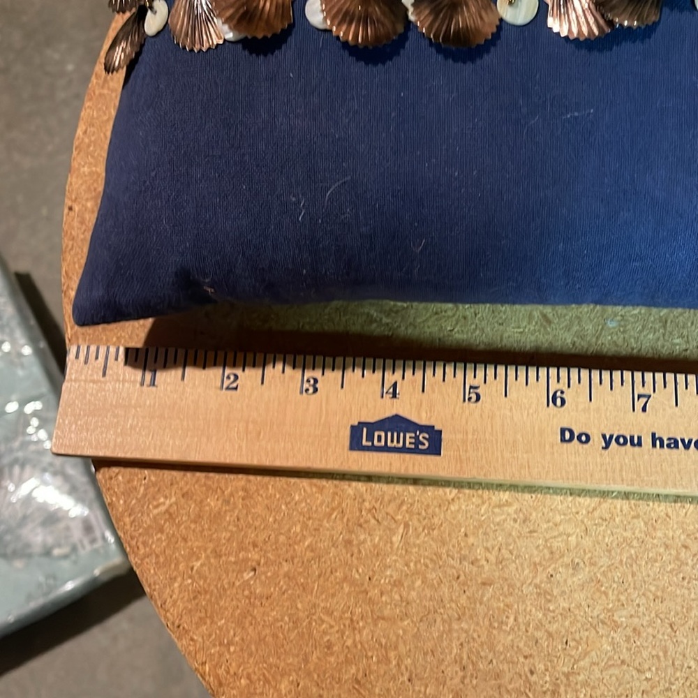 Shell accent pillow - Picture 5 of 9